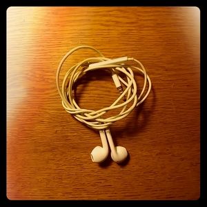 Apple ear buds